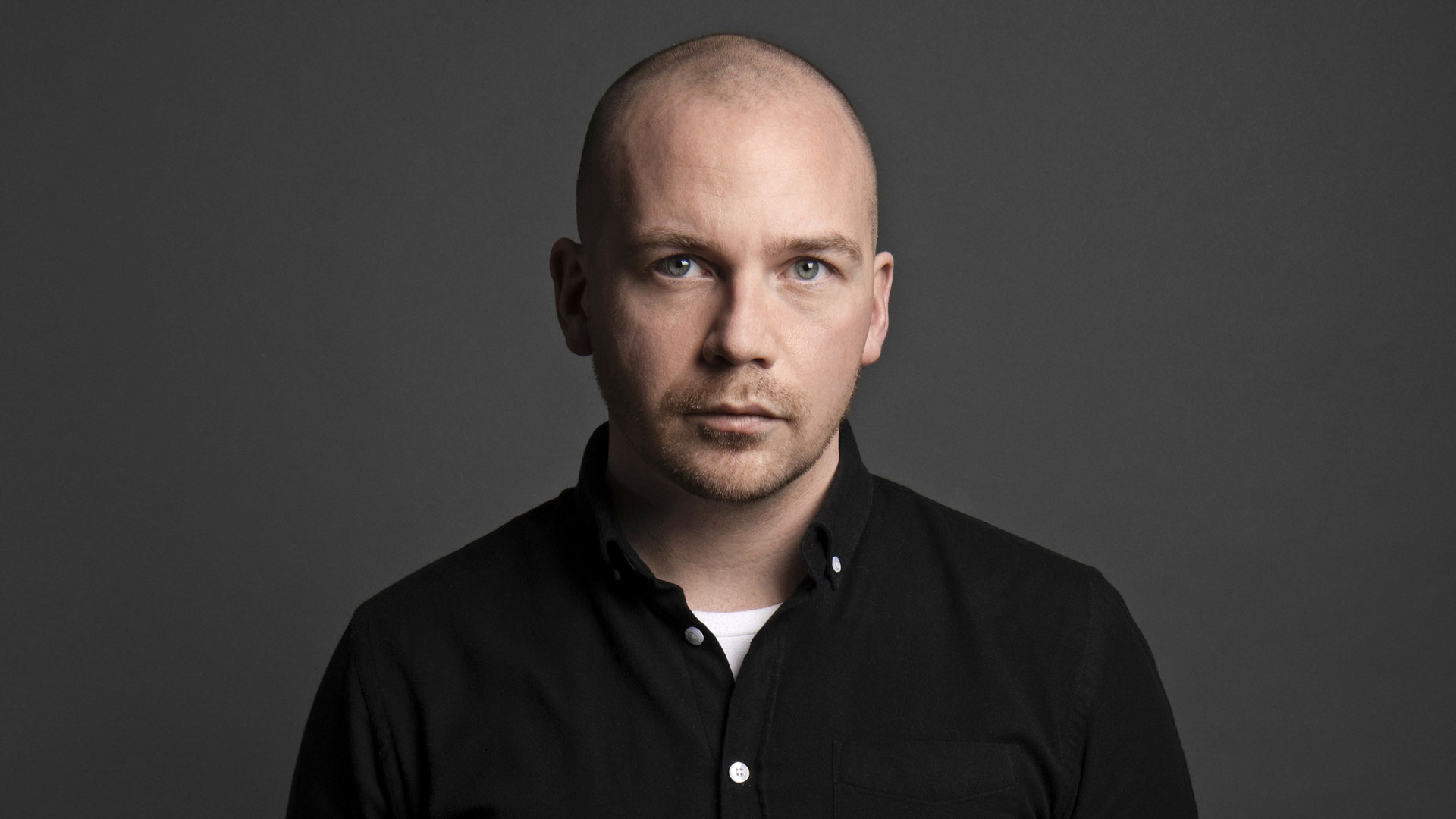 forfatterforedrag med morten pape paa teaterbygningen kultur koege