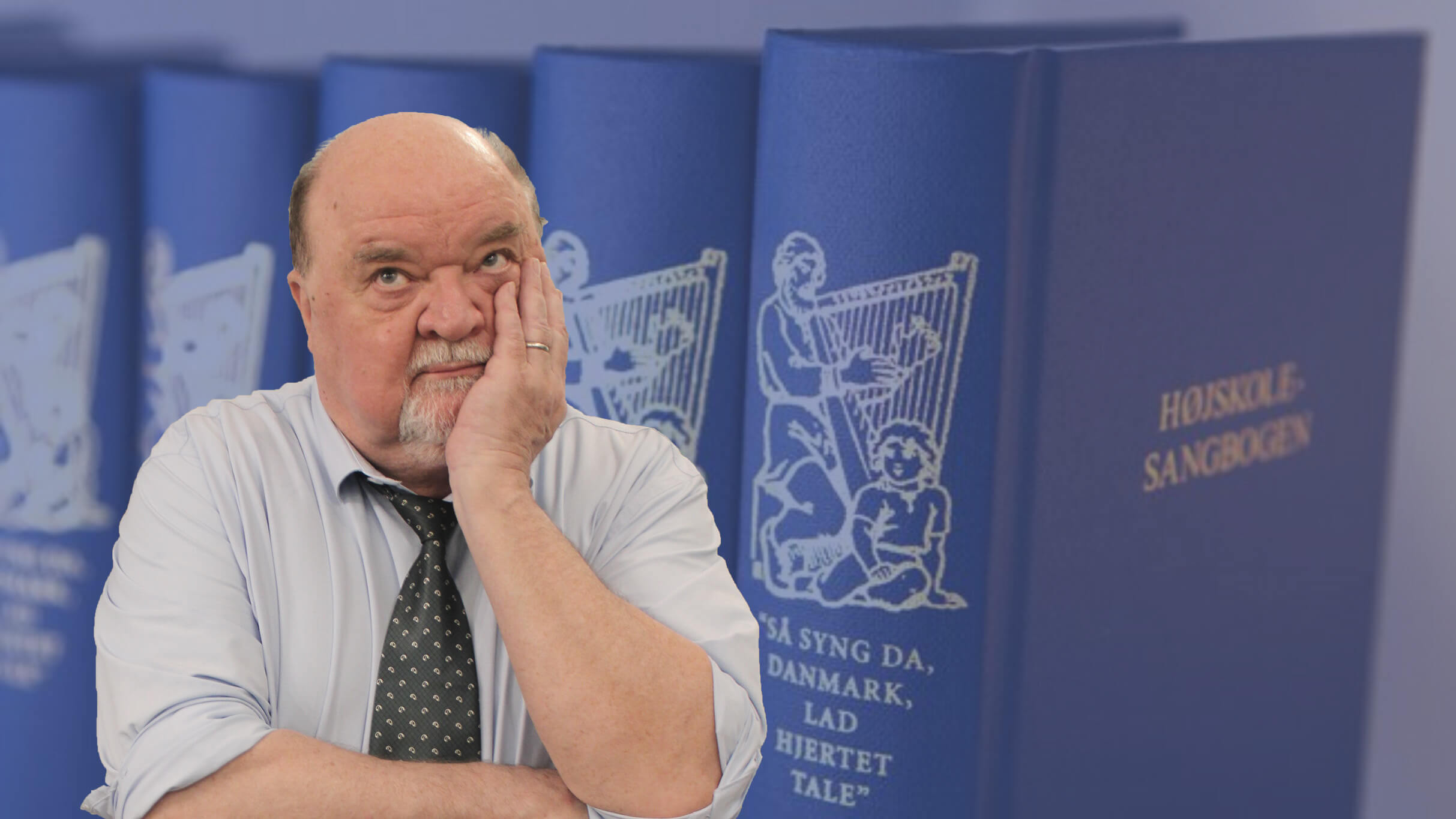 hoejskolesang Flemming Jensen paa teaterbygningen