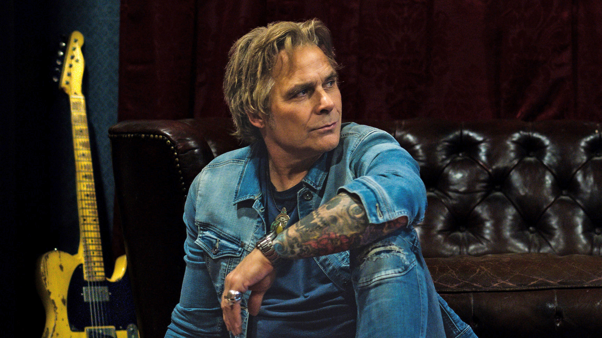 mike tramp i musikforeningen bygningen paa teaterbygningen i koege kultur koege