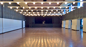 Teatersalen på Teaterbygningen Køge Kapacitet Størrelse AV-muligheder